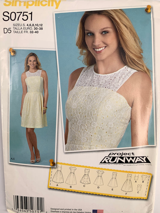Simplicity 1415 - W